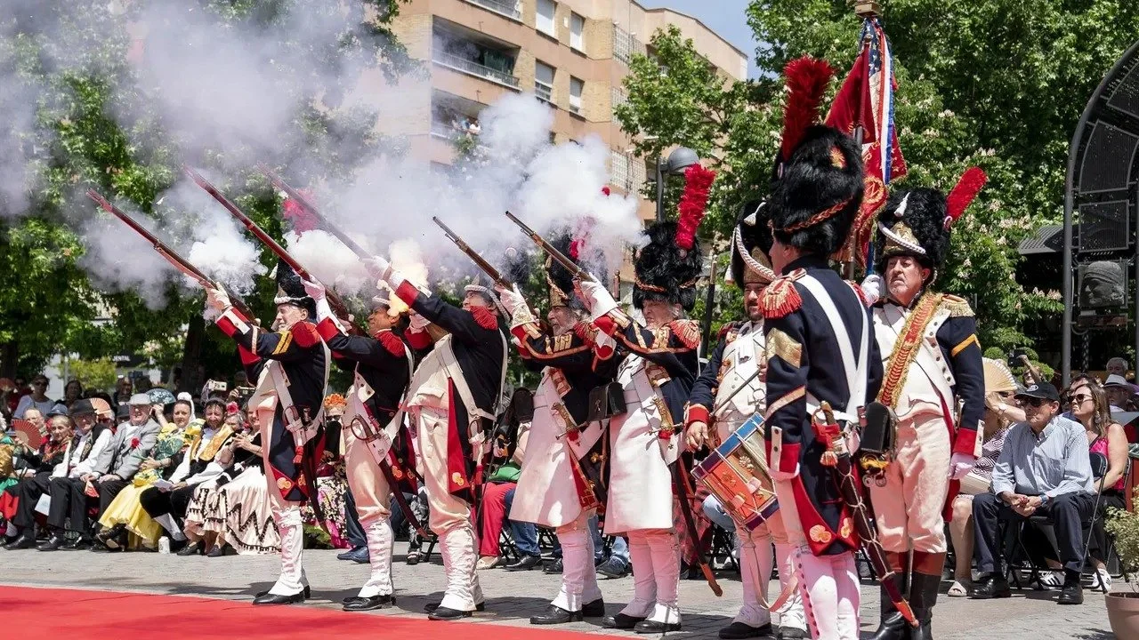 Desfile histórico del Dos de Mayo en Madrid