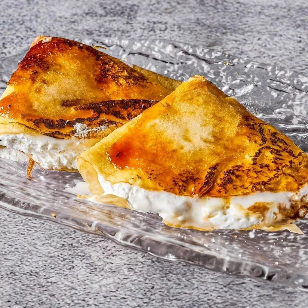 Filloas rellenas de nata
