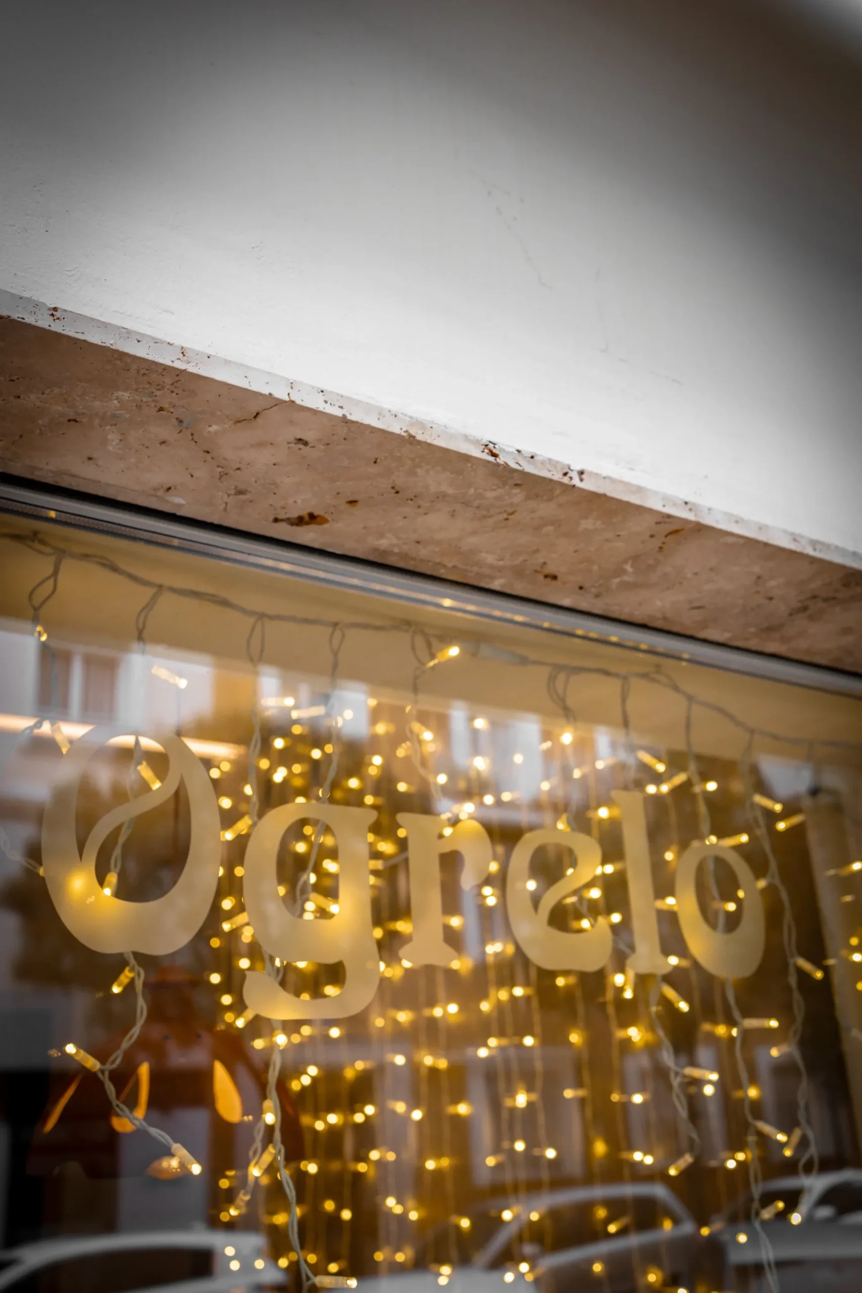 Luces de Navidad en el escaparate