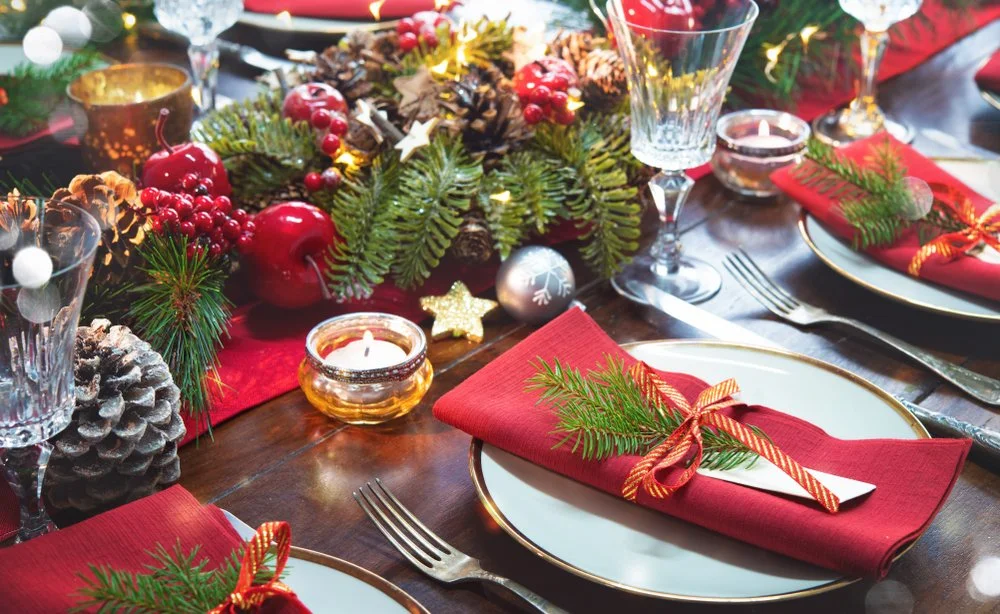 Mesa preparada para la cena de Navidad